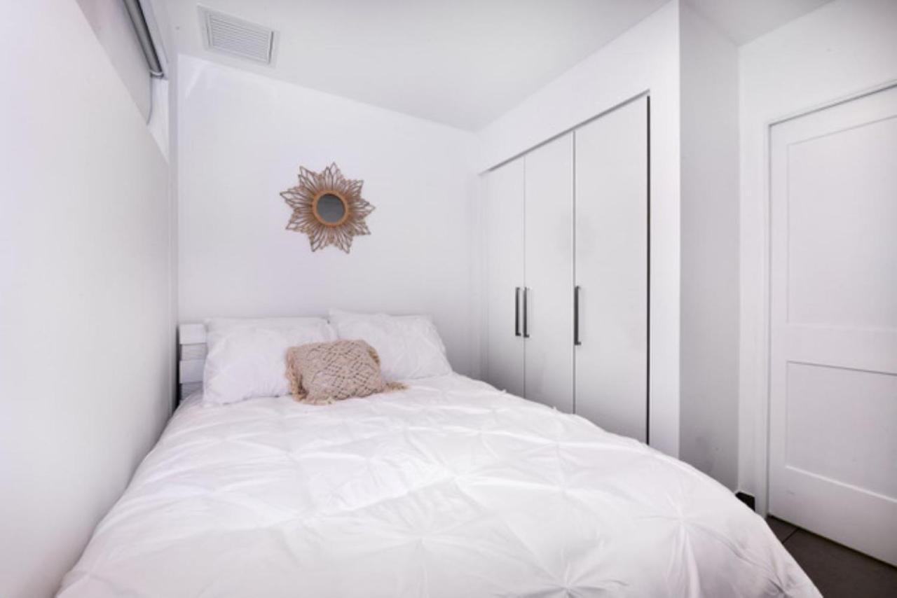 Stylish Luxury Condo, Central Location, Ocean View, Pool, Gym Oranjestad Exterior foto