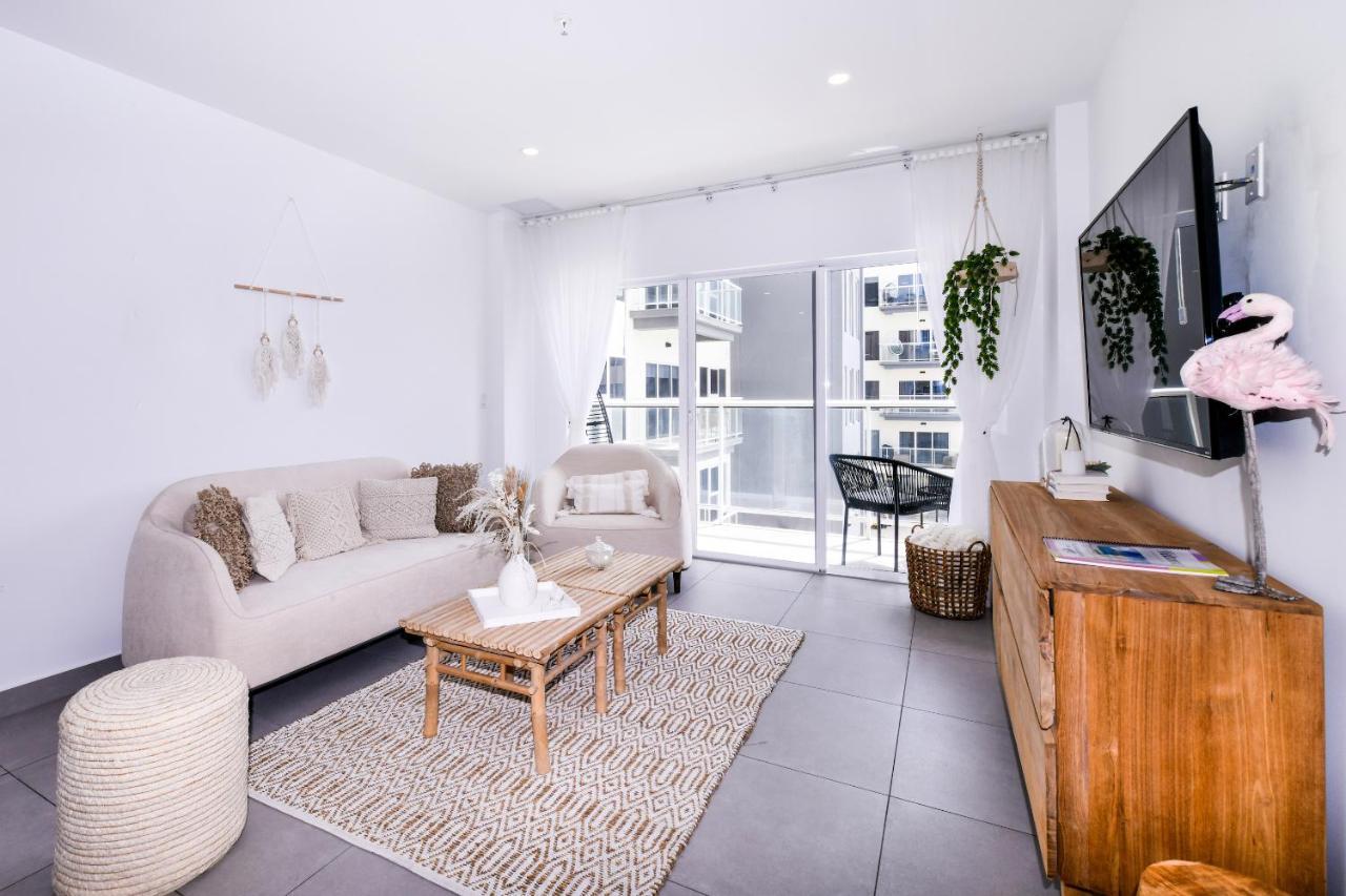 Stylish Luxury Condo, Central Location, Ocean View, Pool, Gym Oranjestad Exterior foto